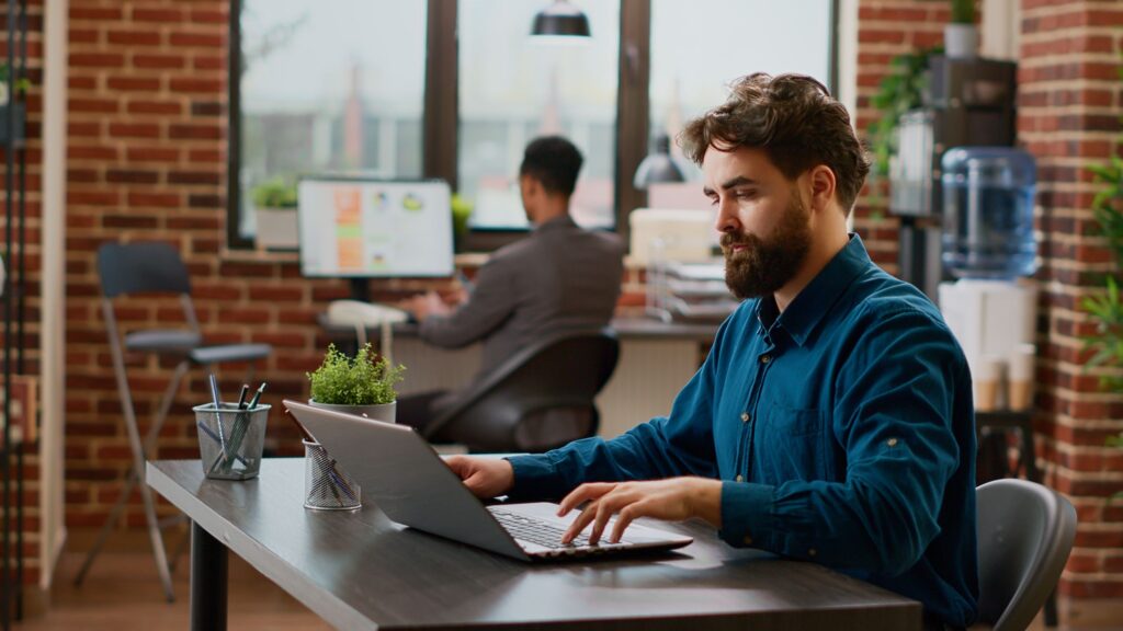 Applied Learning vs. LMS vs. eLearning: What’s the Difference?